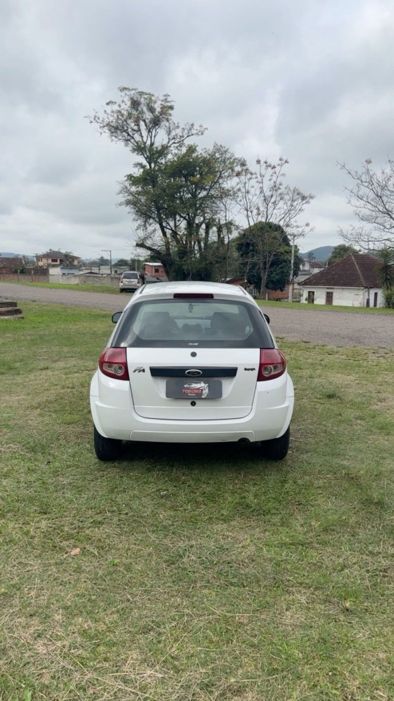 KA 1.0 MPI CLASS 8V FLEX 2P MANUAL - 2011 - SãO SEBASTIãO DO CAí