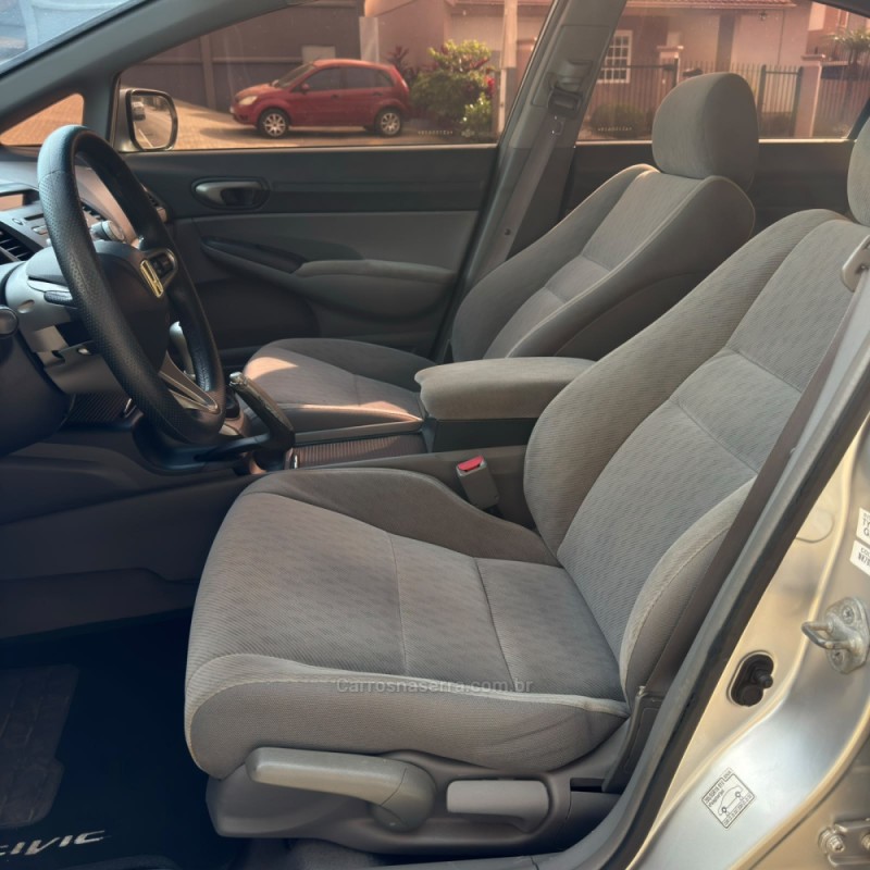 CIVIC 1.8 LXL 16V FLEX 4P AUTOMÁTICO - 2010 - LAJEADO