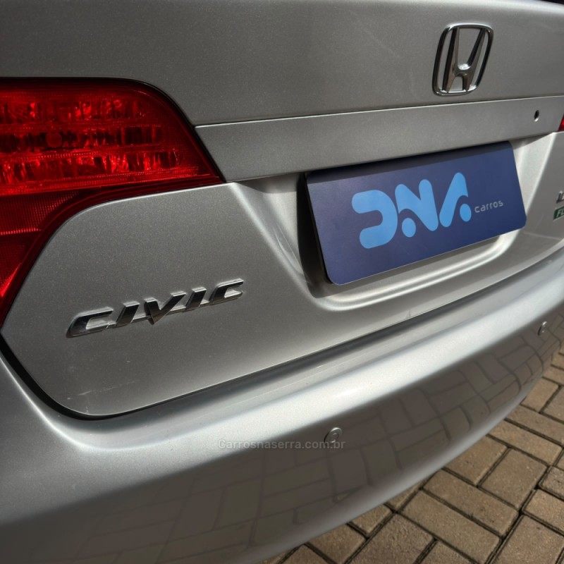 CIVIC 1.8 LXL 16V FLEX 4P AUTOMÁTICO - 2010 - LAJEADO