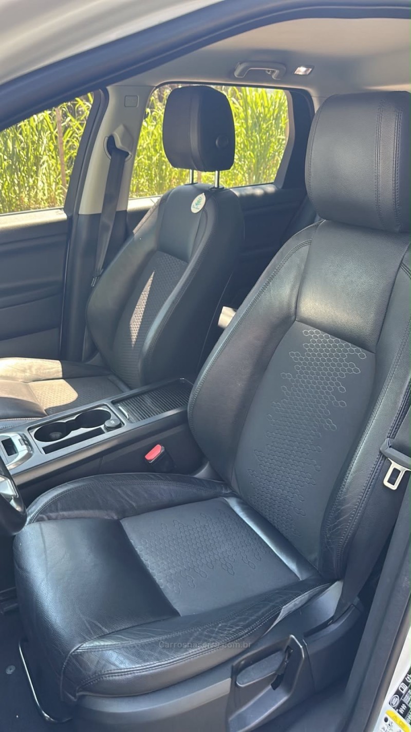 DISCOVERY SPORT 2.0 16V SI4 TURBO GASOLINA SE 4P AUTOMÁTICO - 2015 - CAXIAS DO SUL