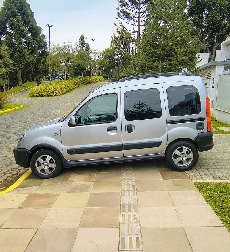 KANGOO 1.6 EXPRESS 16V FLEX 4P MANUAL - 2010 - FARROUPILHA