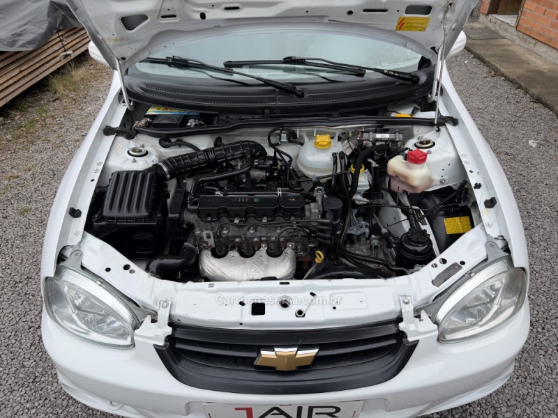 CLASSIC 1.0 MPFI SPIRIT 8V FLEX 4P MANUAL - 2009 - GARIBALDI