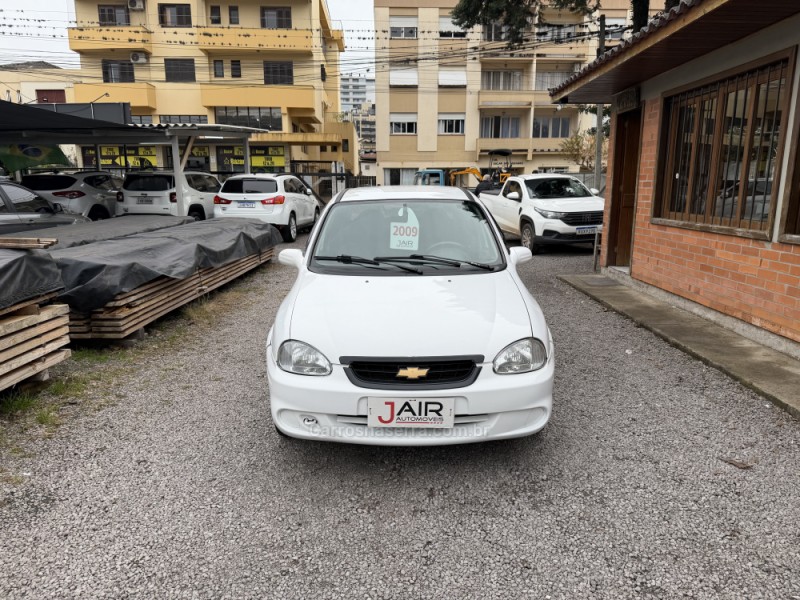 CLASSIC 1.0 MPFI SPIRIT 8V FLEX 4P MANUAL - 2009 - GARIBALDI