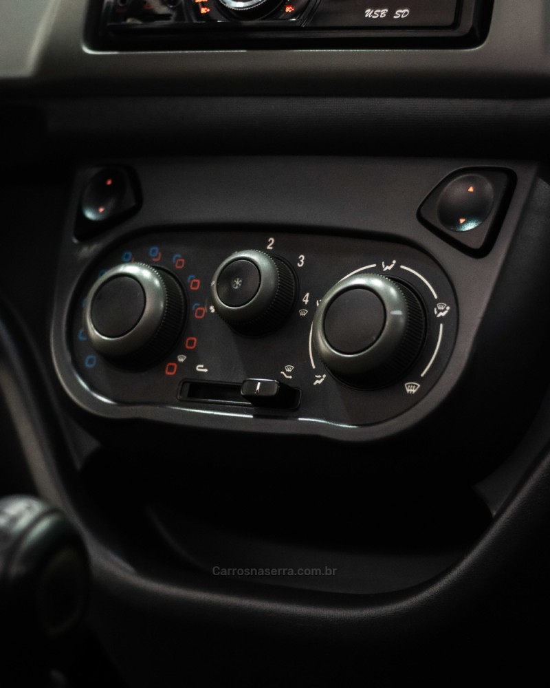 UNO 1.0 VIVACE 8V FLEX 4P MANUAL - 2014 - CAXIAS DO SUL