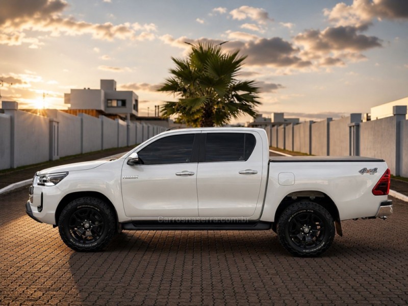 HILUX 2.8 SRX 4X4 CD 16V DIESEL 4P AUTOMÁTICO - 2025 - LAJEADO