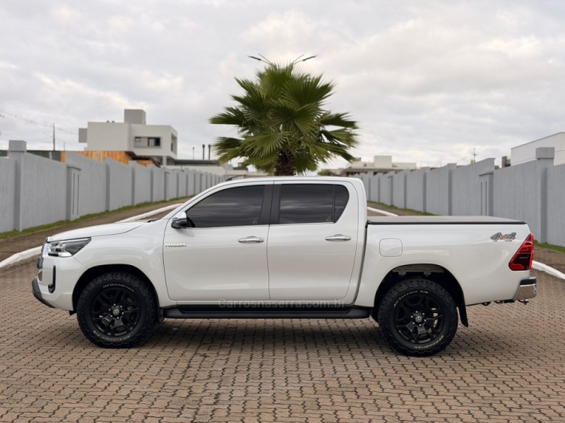 HILUX 2.8 SRX 4X4 CD 16V DIESEL 4P AUTOMÁTICO - 2025 - LAJEADO