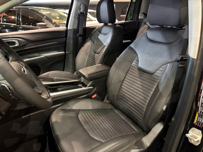 COMMANDER 1.3 LONGITUDE T270 16V 4X2 TURBO FLEX 4P AUTOMÁTICO - 2027 - FARROUPILHA