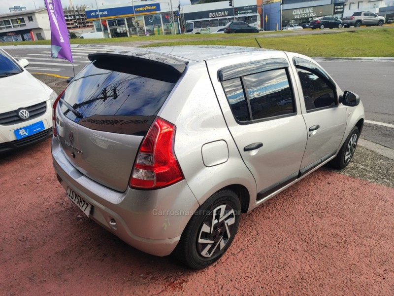 SANDERO 1.0 AUTHENTIQUE 16V FLEX 4P MANUAL - 2012 - FARROUPILHA