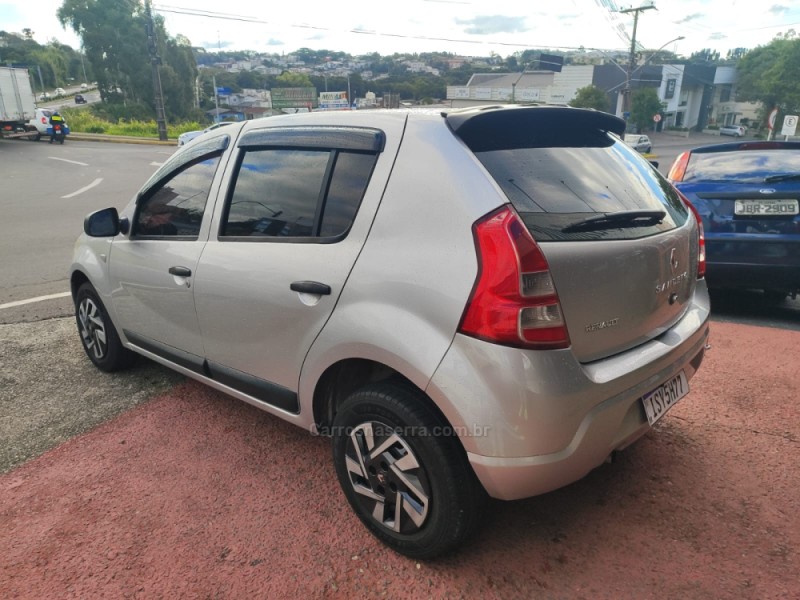 SANDERO 1.0 AUTHENTIQUE 16V FLEX 4P MANUAL - 2012 - FARROUPILHA