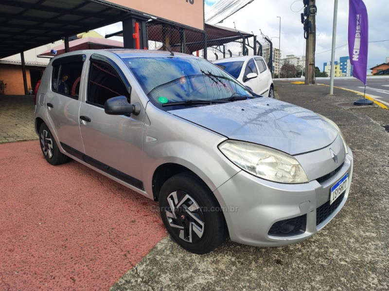SANDERO 1.0 AUTHENTIQUE 16V FLEX 4P MANUAL - 2012 - FARROUPILHA