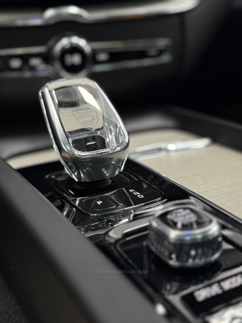 XC60 2.0 T8 INSCRIPTION 4P HYBRID AUTOMÁTICO - 2021 - FARROUPILHA