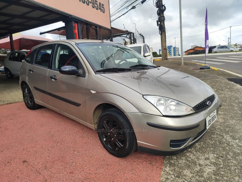 FOCUS 1.6 GL 8V FLEX 4P MANUAL - 2005 - FARROUPILHA