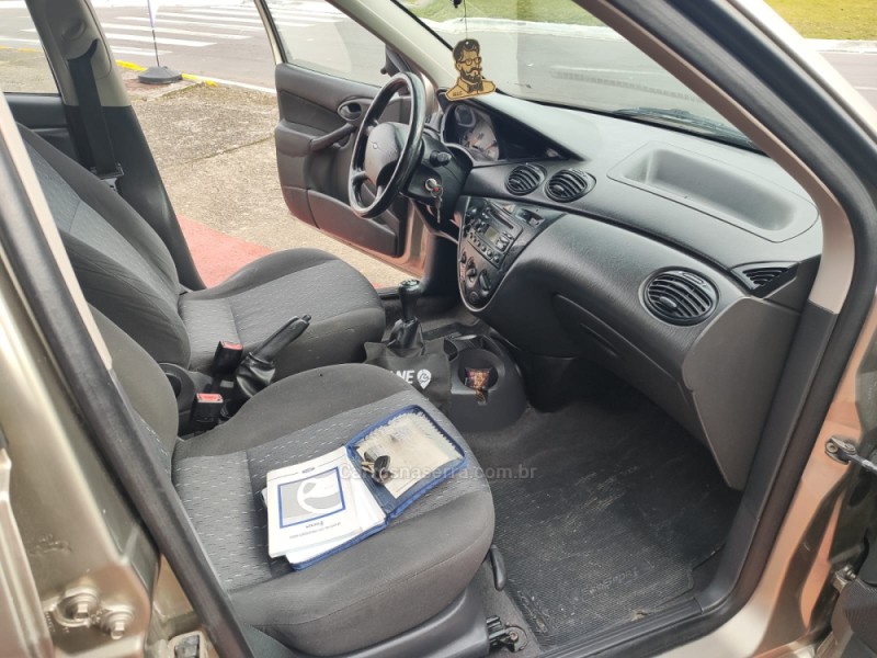 FOCUS 1.6 GL 8V FLEX 4P MANUAL - 2005 - FARROUPILHA