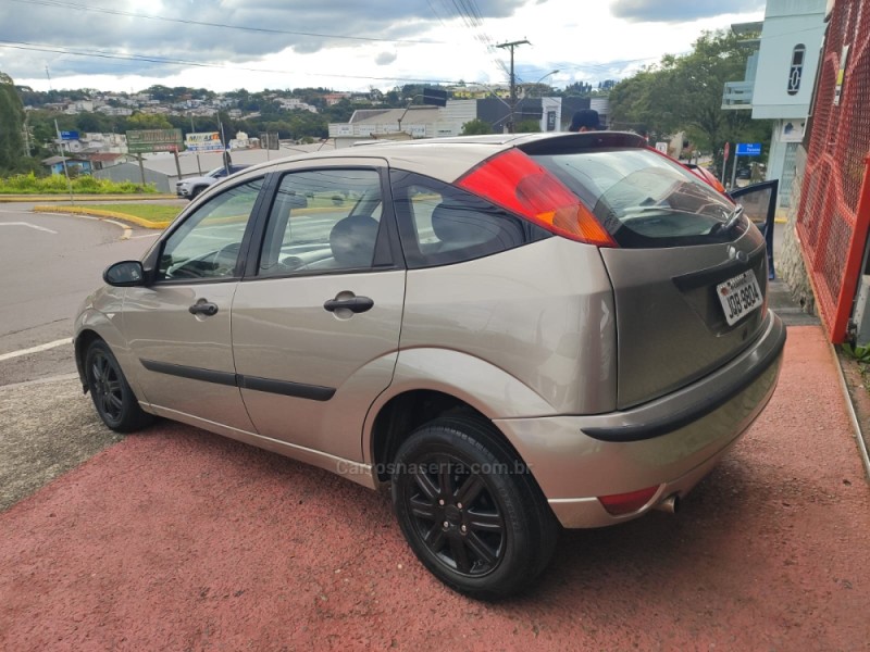 FOCUS 1.6 GL 8V FLEX 4P MANUAL - 2005 - FARROUPILHA