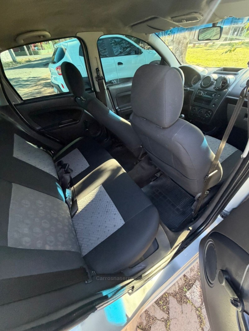 FIESTA 1.0 ROCAM HATCH 8V FLEX 4P MANUAL - 2014 - NOVO HAMBURGO