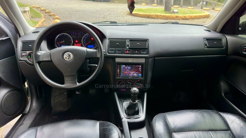 GOLF 1.6 8V GASOLINA 4P MANUAL - 2008 - CAXIAS DO SUL