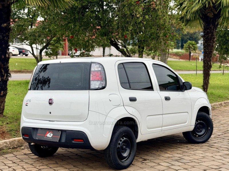 UNO 1.0 EVO ATTRACTIVE 8V FLEX 4P MANUAL - 2019 - CASCA