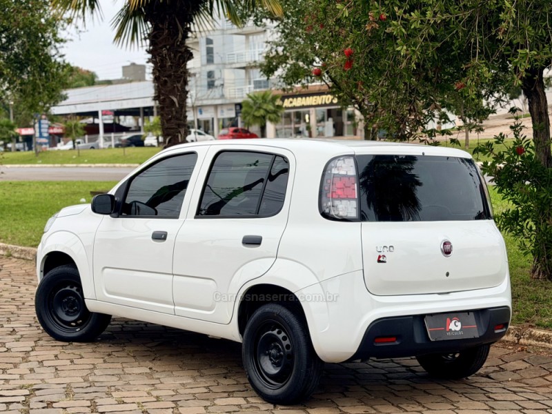 UNO 1.0 EVO ATTRACTIVE 8V FLEX 4P MANUAL - 2019 - CASCA