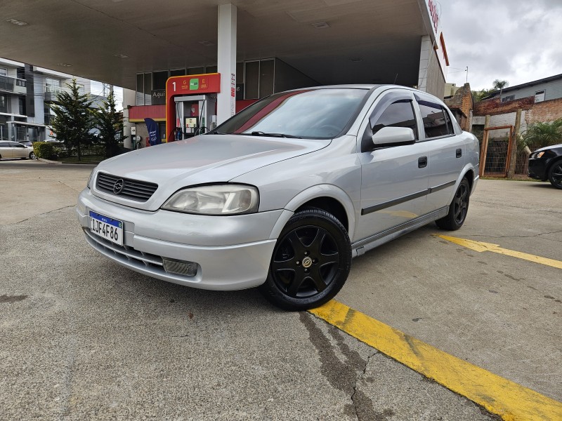 astra 2.0 mpfi gls sedan 8v gasolina 4p manual 2000 caxias do sul