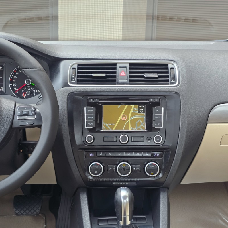 JETTA 2.0 TSI HIGHLINE 211CV GASOLINA 4P DSG - 2014 - BENTO GONçALVES