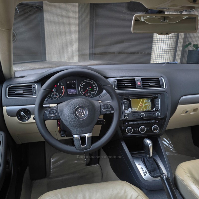 JETTA 2.0 TSI HIGHLINE 211CV GASOLINA 4P DSG - 2014 - BENTO GONçALVES