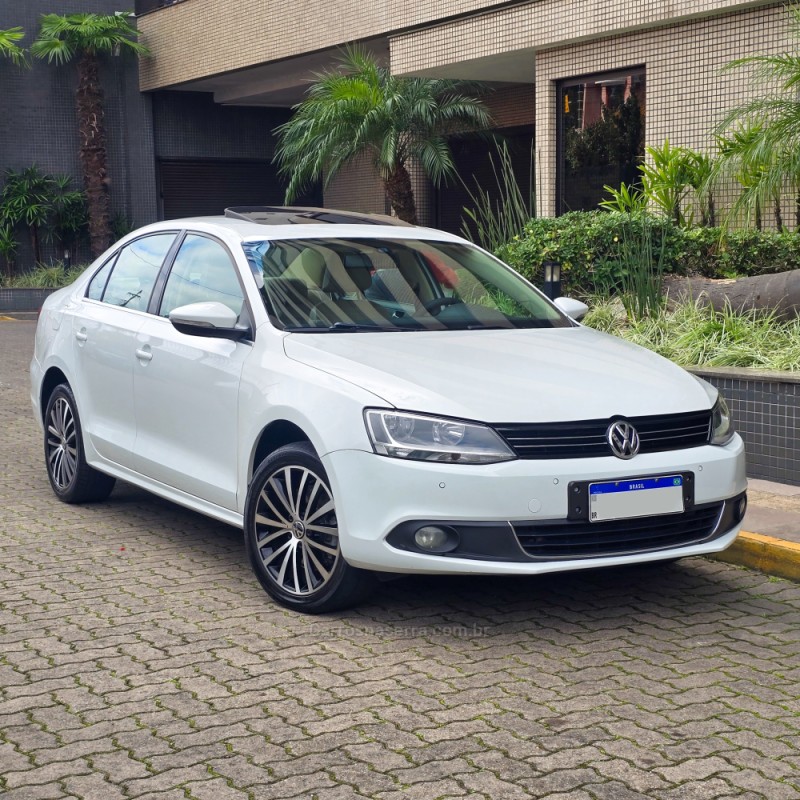 JETTA 2.0 TSI HIGHLINE 211CV GASOLINA 4P DSG - 2014 - BENTO GONçALVES