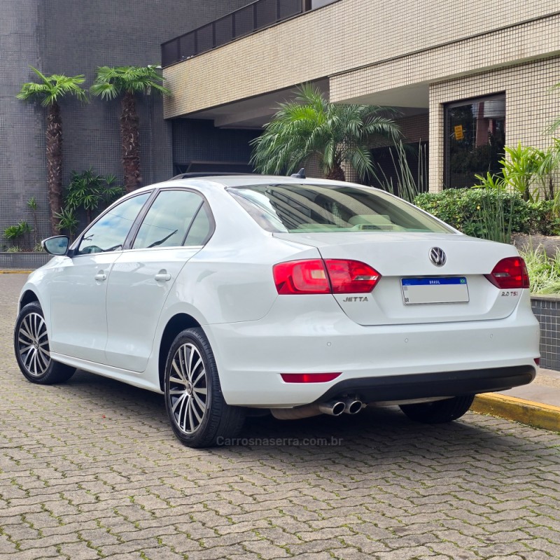 JETTA 2.0 TSI HIGHLINE 211CV GASOLINA 4P DSG - 2014 - BENTO GONçALVES