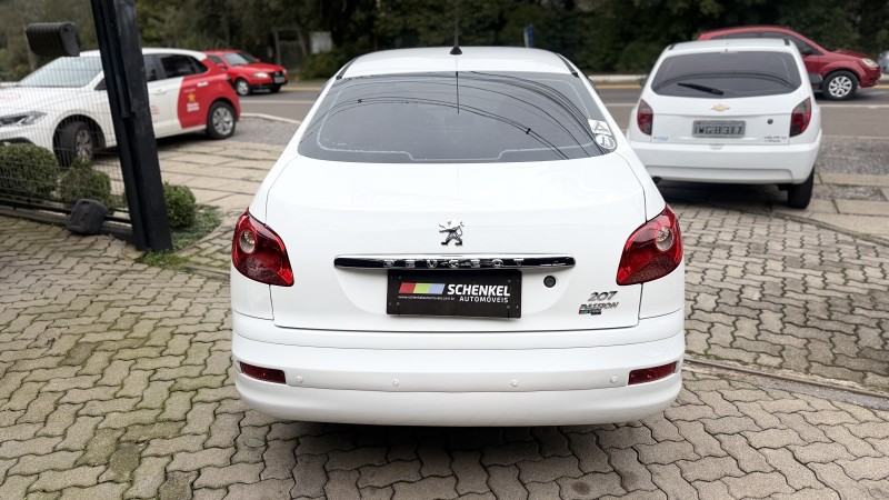 207 1.4 XR PASSION 8V FLEX 4P MANUAL - 2010 - NOVA PETRóPOLIS