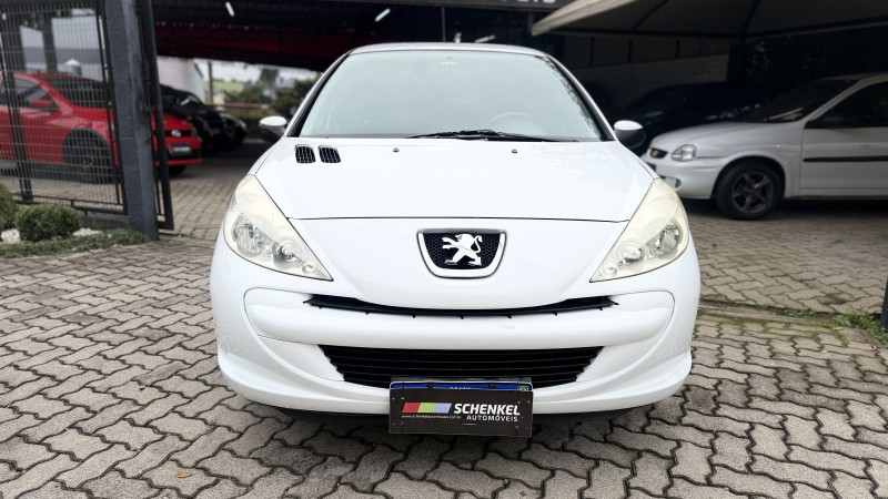 207 1.4 XR PASSION 8V FLEX 4P MANUAL - 2010 - NOVA PETRóPOLIS