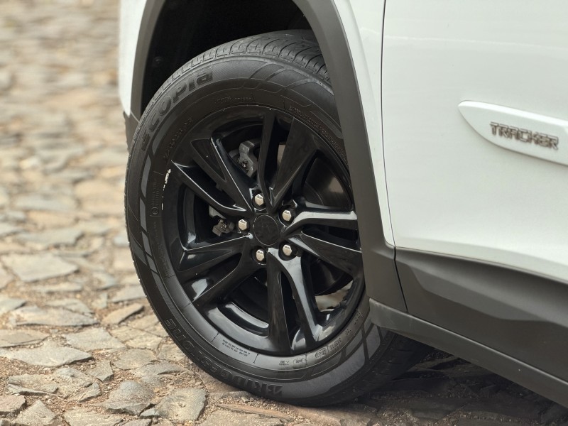 TRACKER 1.0 12V LT TURBO FLEX 4P AUTOMÁTICO - 2022 - DOIS IRMãOS