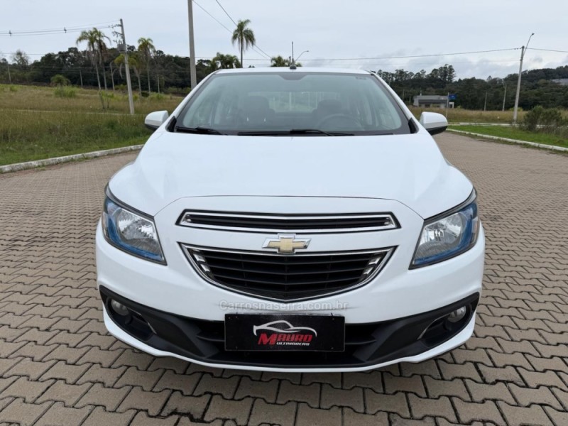 PRISMA 1.4 MPFI LTZ 8V FLEX 4P MANUAL - 2015 - IVOTI