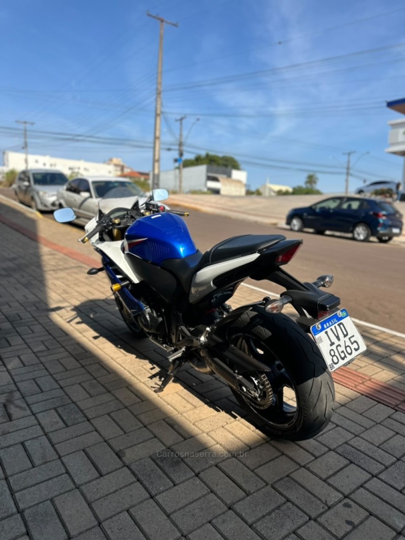 CBR 600F  - 2013 - LAJEADO