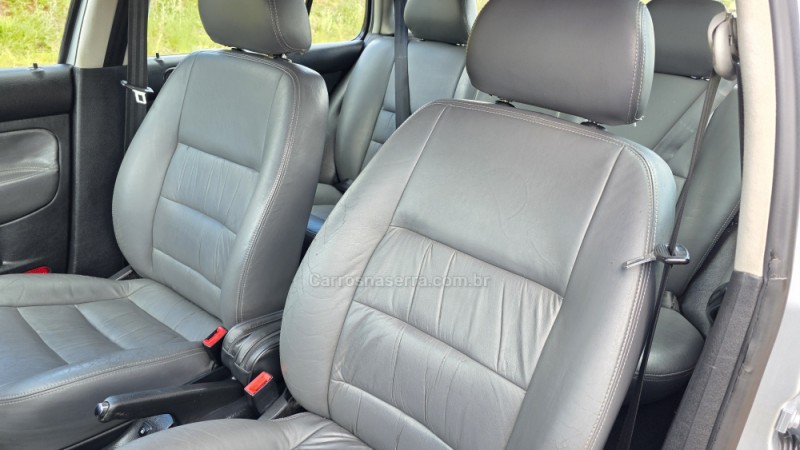 GOLF 2.0 MI COMFORTLINE 8V GASOLINA 4P MANUAL - 2003 - SãO MARCOS