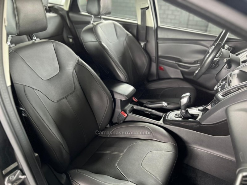 FOCUS 2.0 TITANIUM PLUS SEDAN 16V FLEX 4P AUTOMÁTICO - 2016 - CAXIAS DO SUL