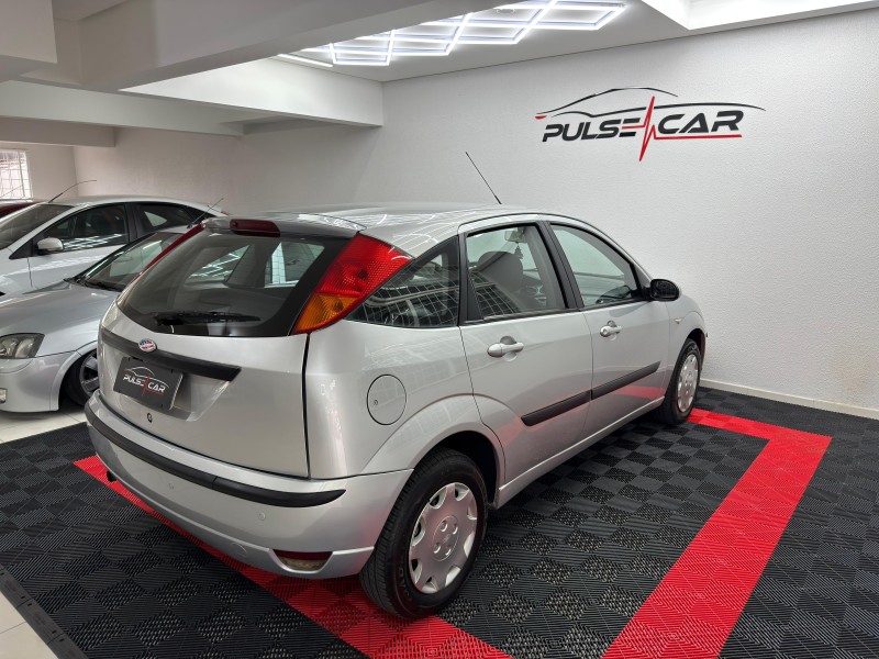 FOCUS 1.6 8V GASOLINA 4P MANUAL - 2007 - CAXIAS DO SUL