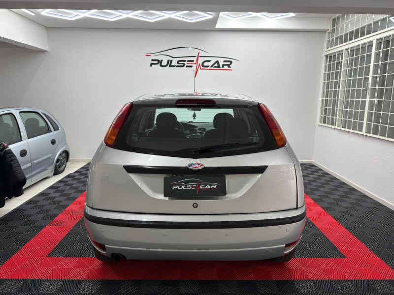 FOCUS 1.6 8V GASOLINA 4P MANUAL - 2007 - CAXIAS DO SUL