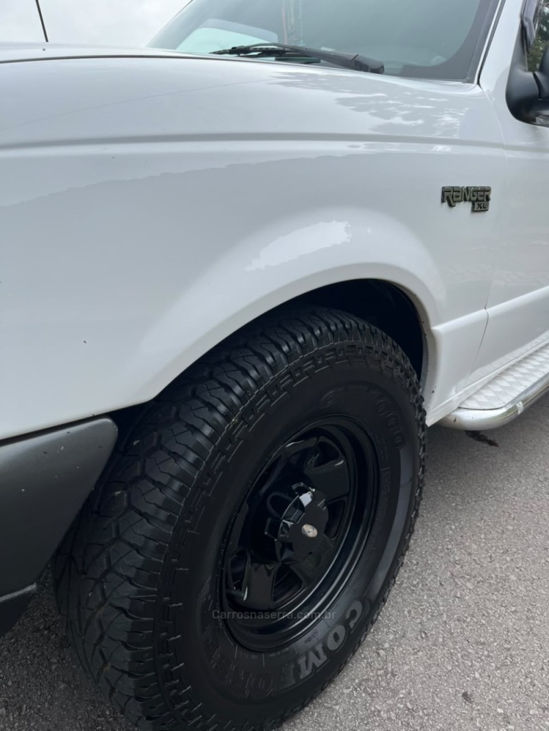 RANGER 2.8 XL 4X2 CD 8V TURBO INTERCOOLER DIESEL 4P MANUAL - 2003 - CAXIAS DO SUL