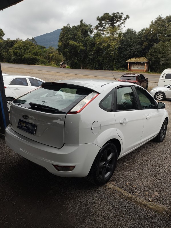 FOCUS 1.6 SE 16V FLEX 4P MANUAL - 2012 - VALE REAL