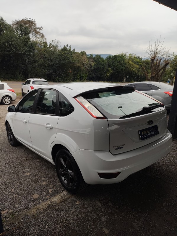FOCUS 1.6 SE 16V FLEX 4P MANUAL - 2012 - VALE REAL