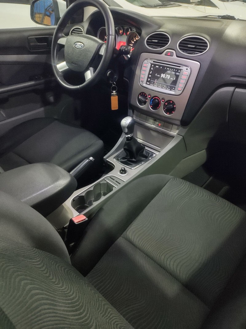 FOCUS 1.6 SE 16V FLEX 4P MANUAL - 2012 - VALE REAL