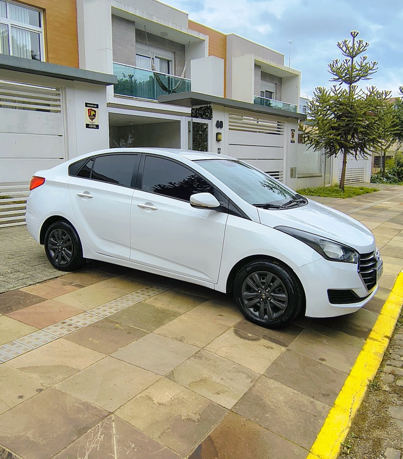 HB20S 1.0 COMFORT STYLE 12V FLEX 4P MANUAL - 2016 - FARROUPILHA