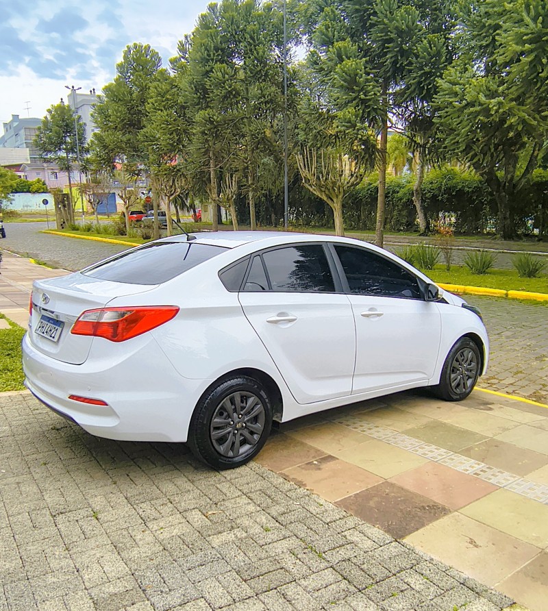 HB20S 1.0 COMFORT STYLE 12V FLEX 4P MANUAL - 2016 - FARROUPILHA