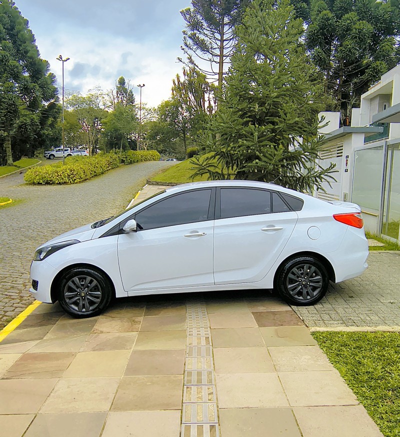 HB20S 1.0 COMFORT STYLE 12V FLEX 4P MANUAL - 2016 - FARROUPILHA