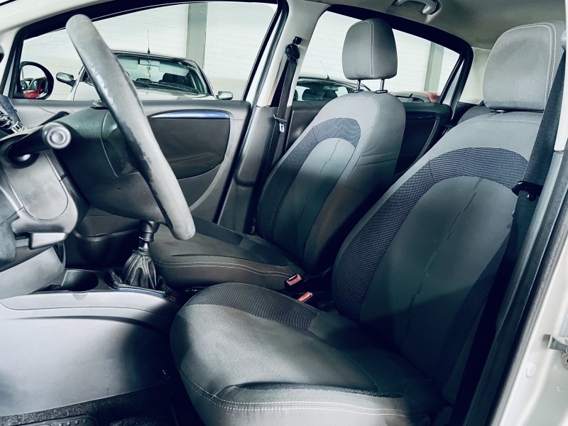 PUNTO 1.4 ATTRACTIVE ITALIA 8V FLEX 4P MANUAL - 2013 - CAXIAS DO SUL