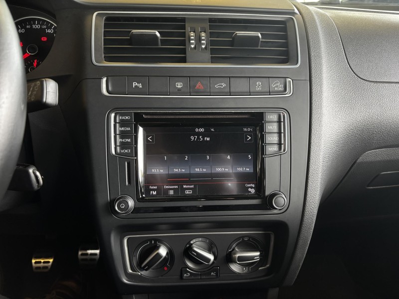 CROSSFOX 1.6 MSI FLEX 16V 4P MANUAL - 2016 - FARROUPILHA