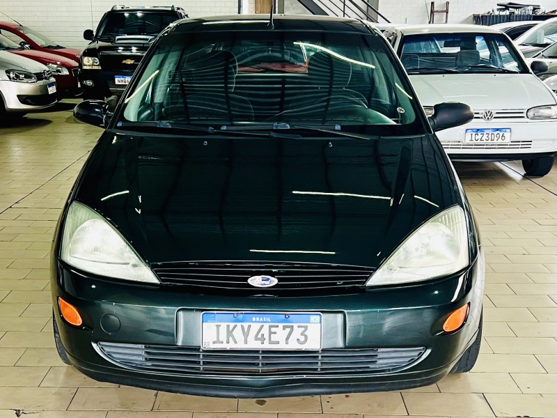 FOCUS 1.8 GLX 16V GASOLINA 4P MANUAL - 2003 - CAXIAS DO SUL