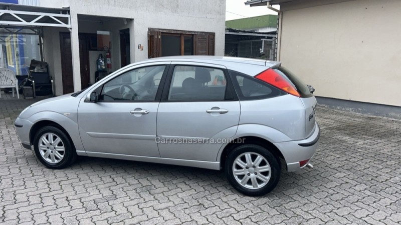 FOCUS 1.6 GLX 8V FLEX 4P MANUAL - 2009 - BENTO GONçALVES