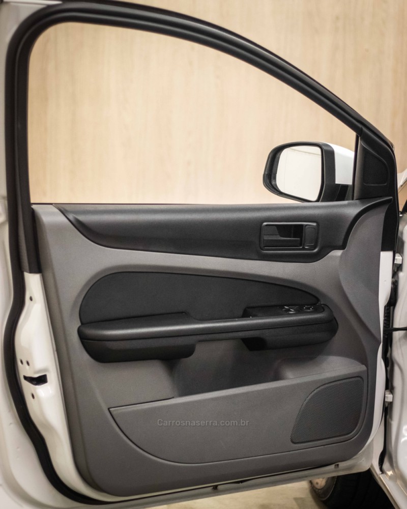 FOCUS 1.6 S 16V FLEX 4P MANUAL - 2011 - CAXIAS DO SUL
