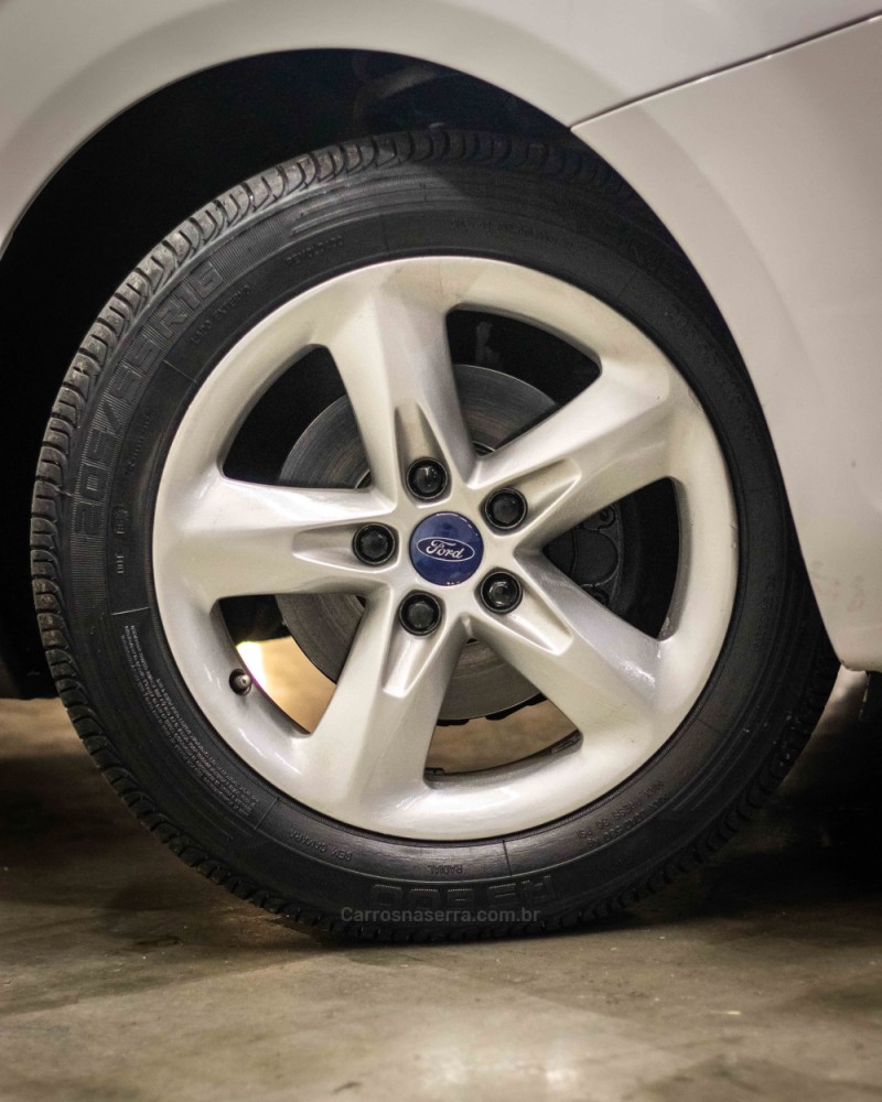 FOCUS 1.6 S 16V FLEX 4P MANUAL - 2011 - CAXIAS DO SUL
