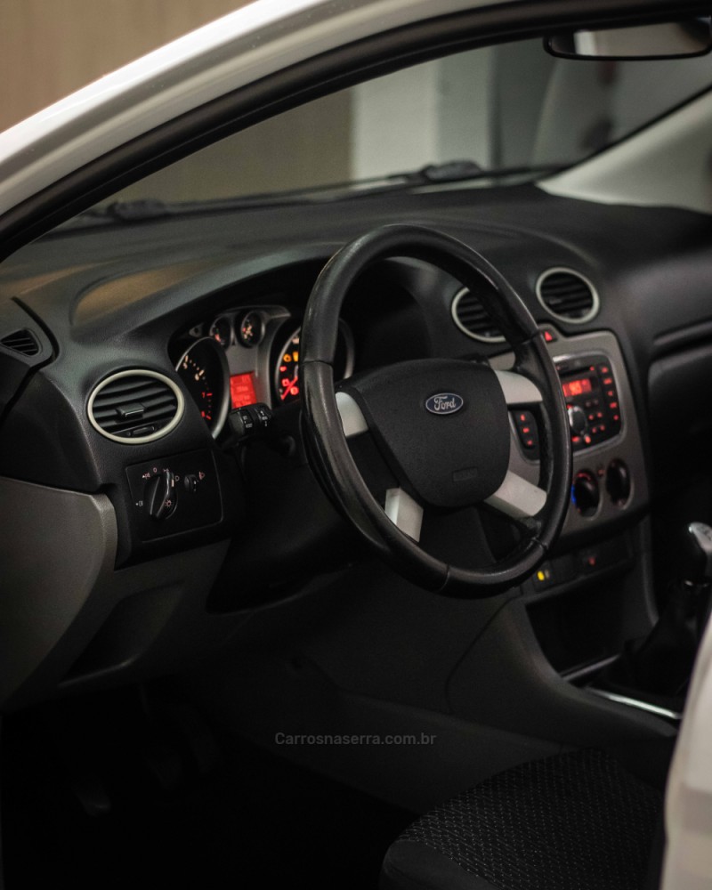 FOCUS 1.6 S 16V FLEX 4P MANUAL - 2011 - CAXIAS DO SUL